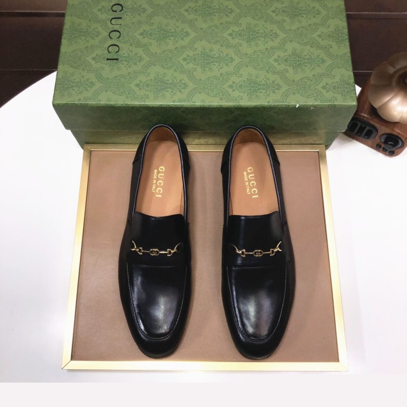 G*u*i leather shoes